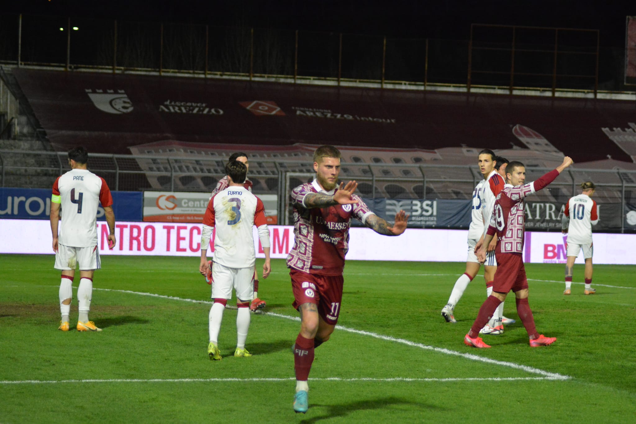 L’Arezzo lotta senza tregua e riporta a casa il Comunale: Ravasio sigla il gol decisivo contro il Sestri Levante!