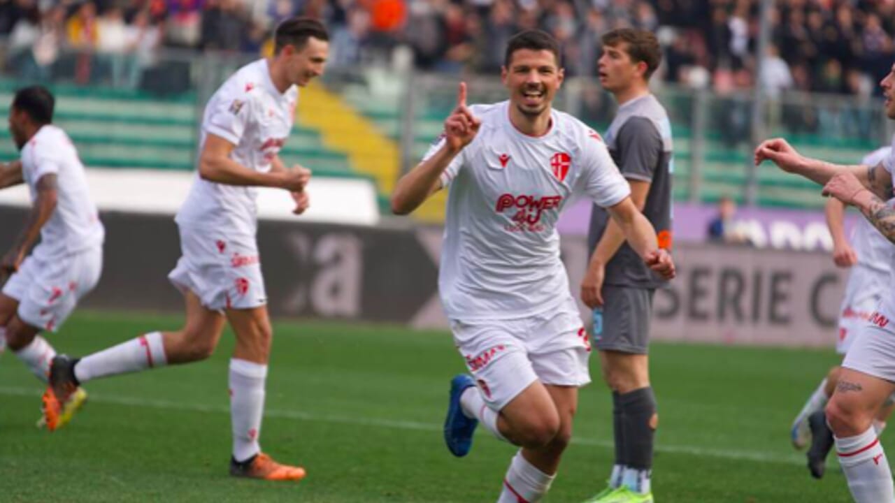 Padova inarrestabile: tre gol da campioni per consolidare la vetta e allontanare il Vicenza!