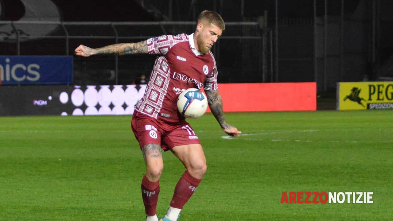Calcio da brivido: L’Arezzo pronto a sfidare Pescara! Una vittoria e gli amaranto scalerebbero la classifica fino al quarto posto!